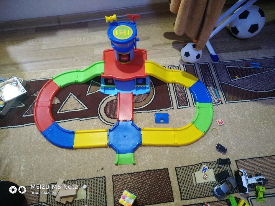 Продам игрушки. Машинки железные. Поштучно