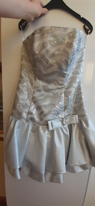 Бална рокля - сребриста с пайети