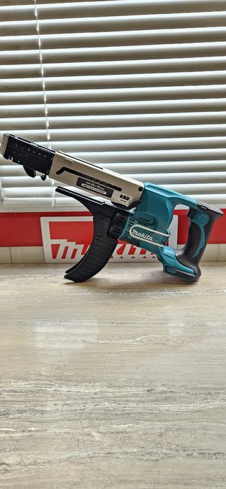 Makita Пушка за Гипсокартон DFR750