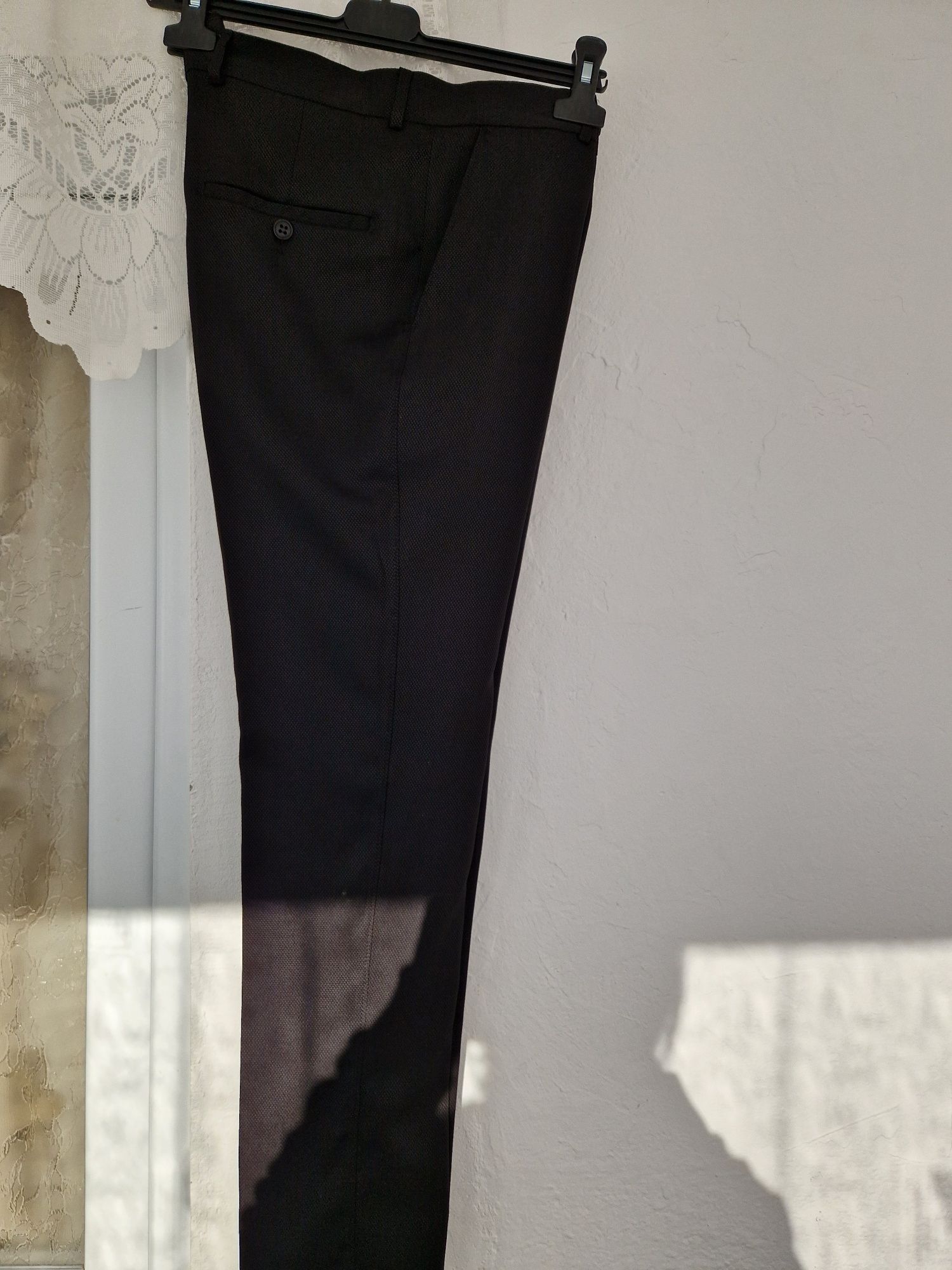 Vând costum mire