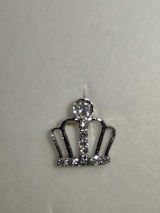 Cercei regali Queen's Crown, aur 18k cu diamante 0.74 ct.