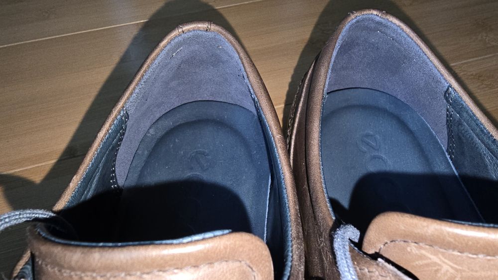 Pantofi Ecco  39 Noi