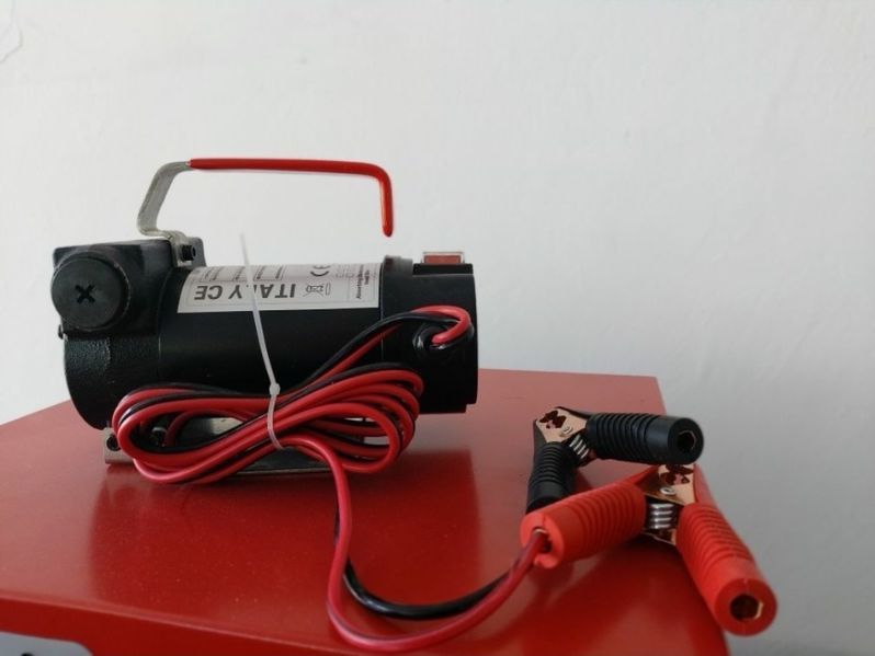 Помпа за трансфер на гориво на 12V с дебит от 40 литра