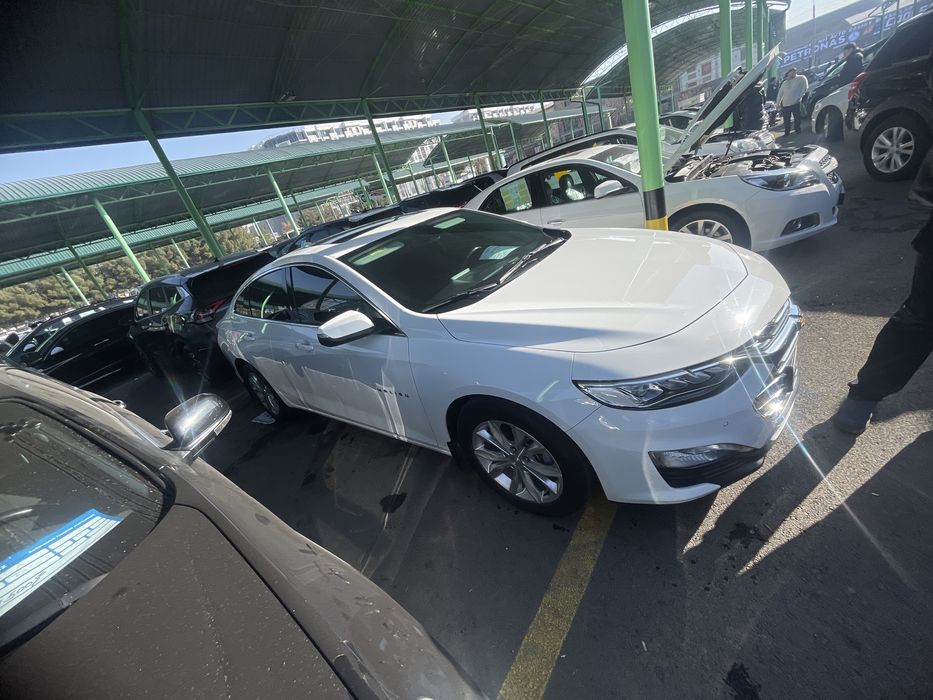 Malibu 2 2turbo sotiladi