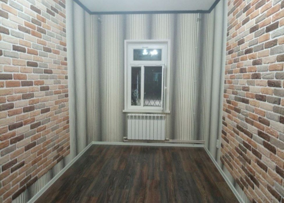 Продаётся 4 комнатная в 10 микрорайоне