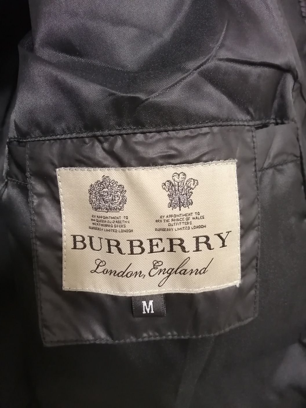 Продам ветровка почти новая Burberry размер М