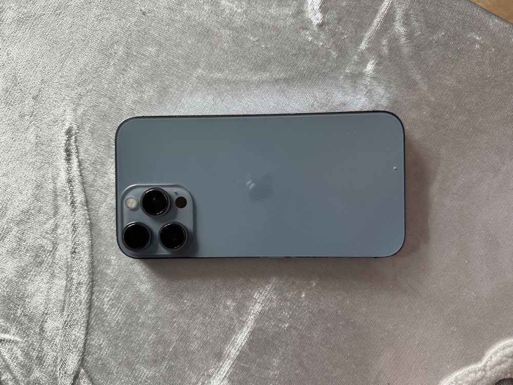 Iphone XR 13 pro korpusda