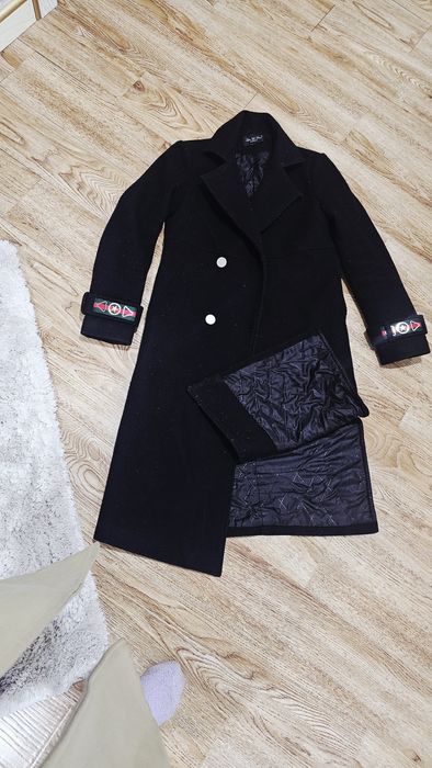 Продаю пальто платье юбка