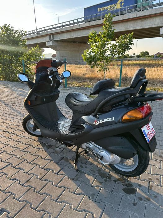 Vând scuter 125 Kymco