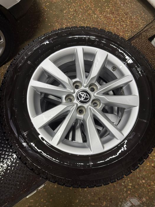 Шины Bridgestone + диски на тойота камри 70, оригинал без царапин