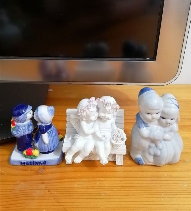 Фигурки, рамки, вазочка, тарелочки, колокольчик