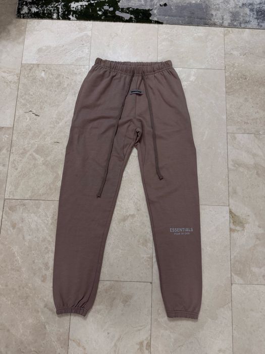 pantaloni essentials