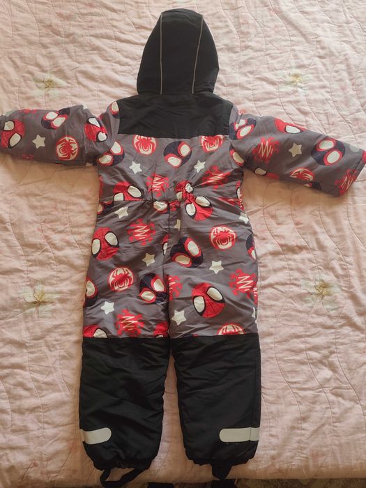 Зимен гащеризон на Спайдърмен