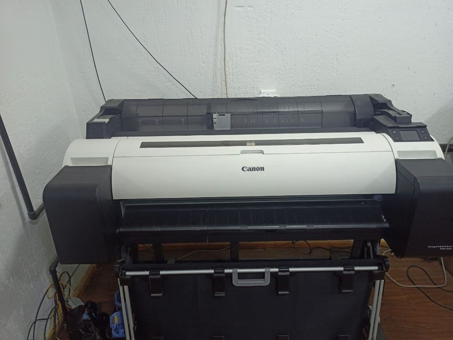 1 принтера epson и 1 плотер А0