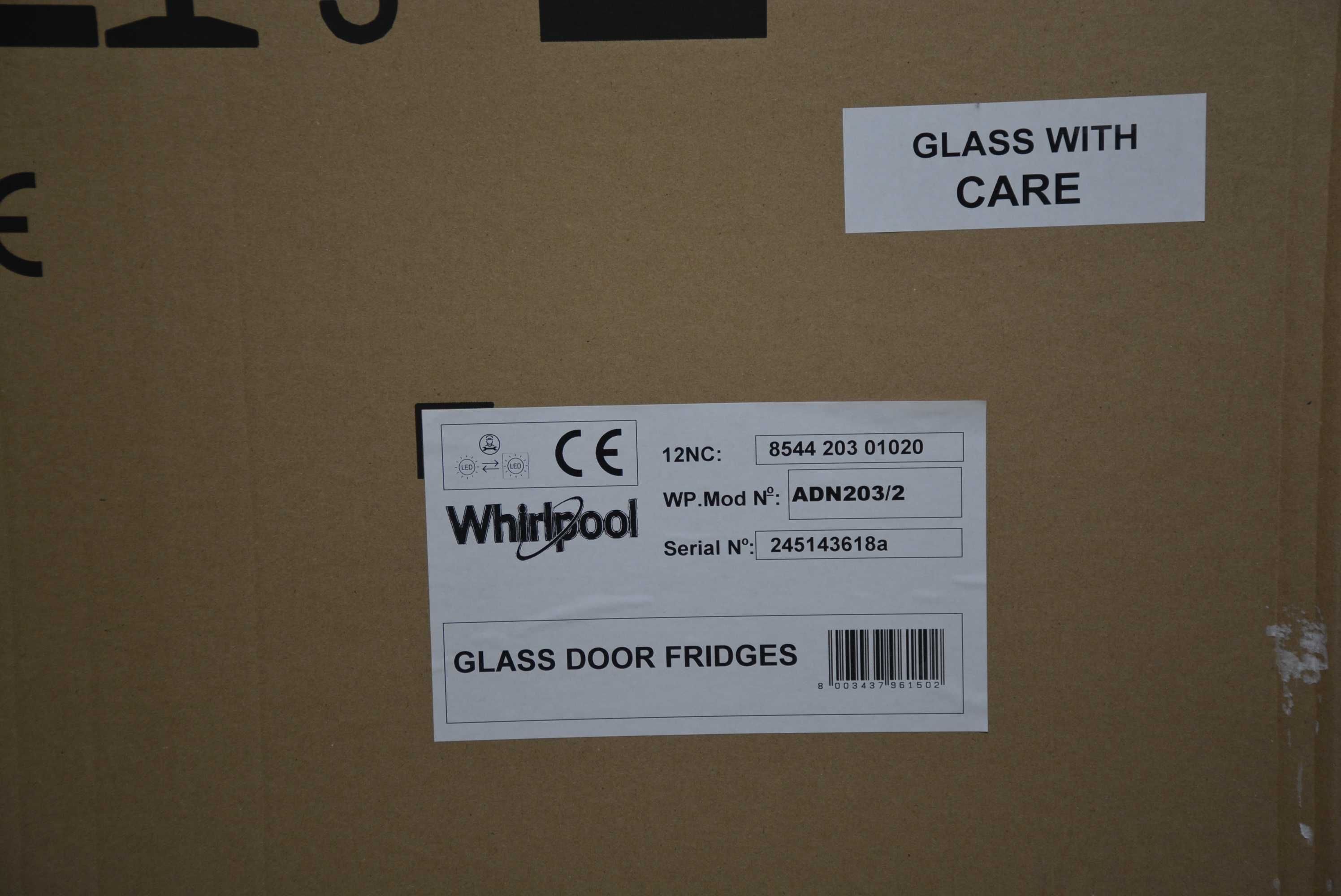 Професионална хладилна витрина Whirlpool ADN 203/2 320 литра