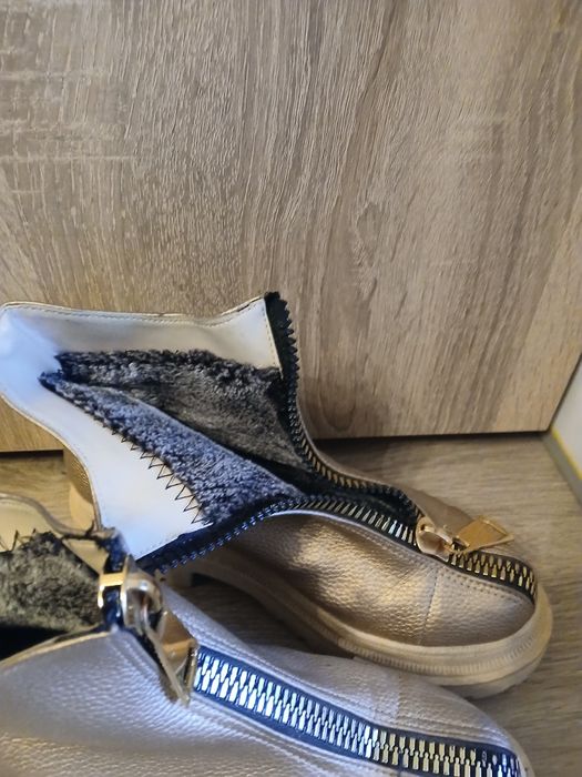 Зимни топли боти