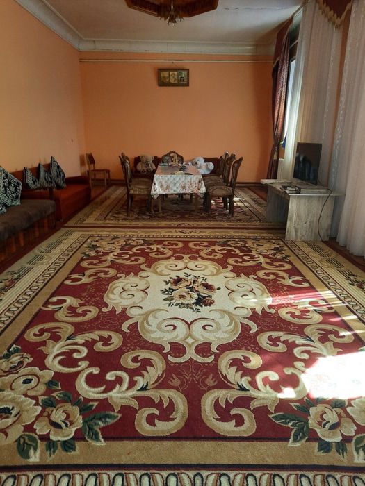 Сотилади зудлик билан 7 соток 7 хона подвали билан Каттаккургон шахар