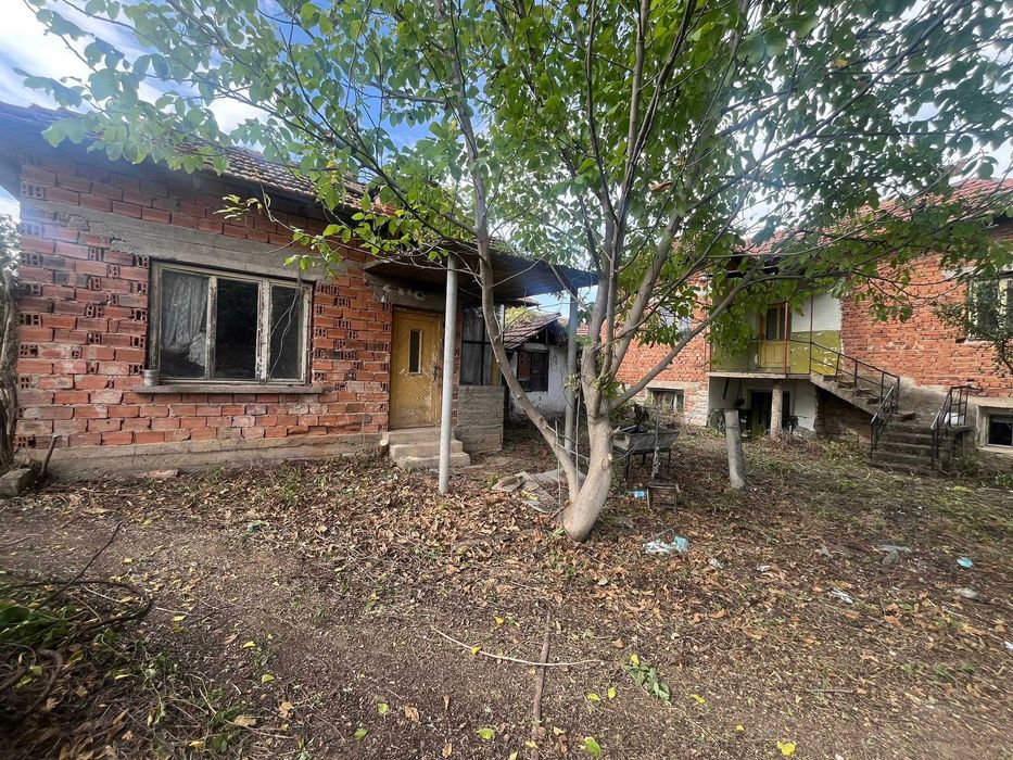 Продавам къща в село Долно Белотинци