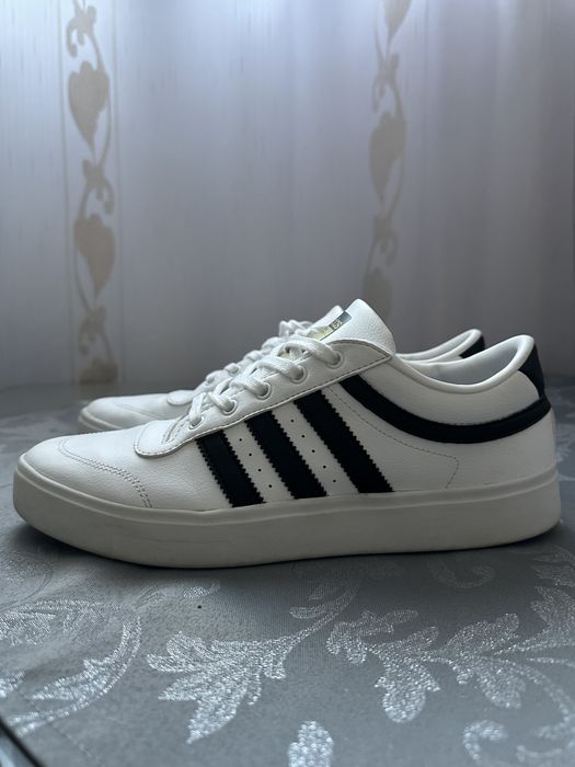 Adidași Adidas originali – stare impecabilă, mărimea 42