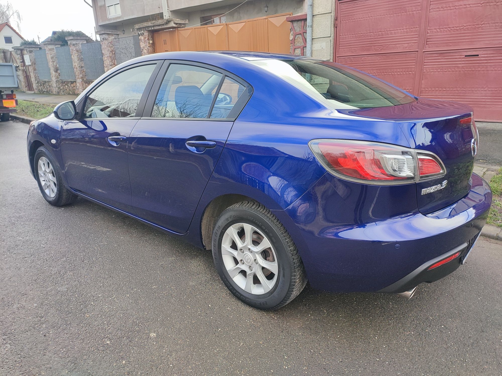 Mazda 3 1.6 Benzina 105 Cp an 2010 km Sedan