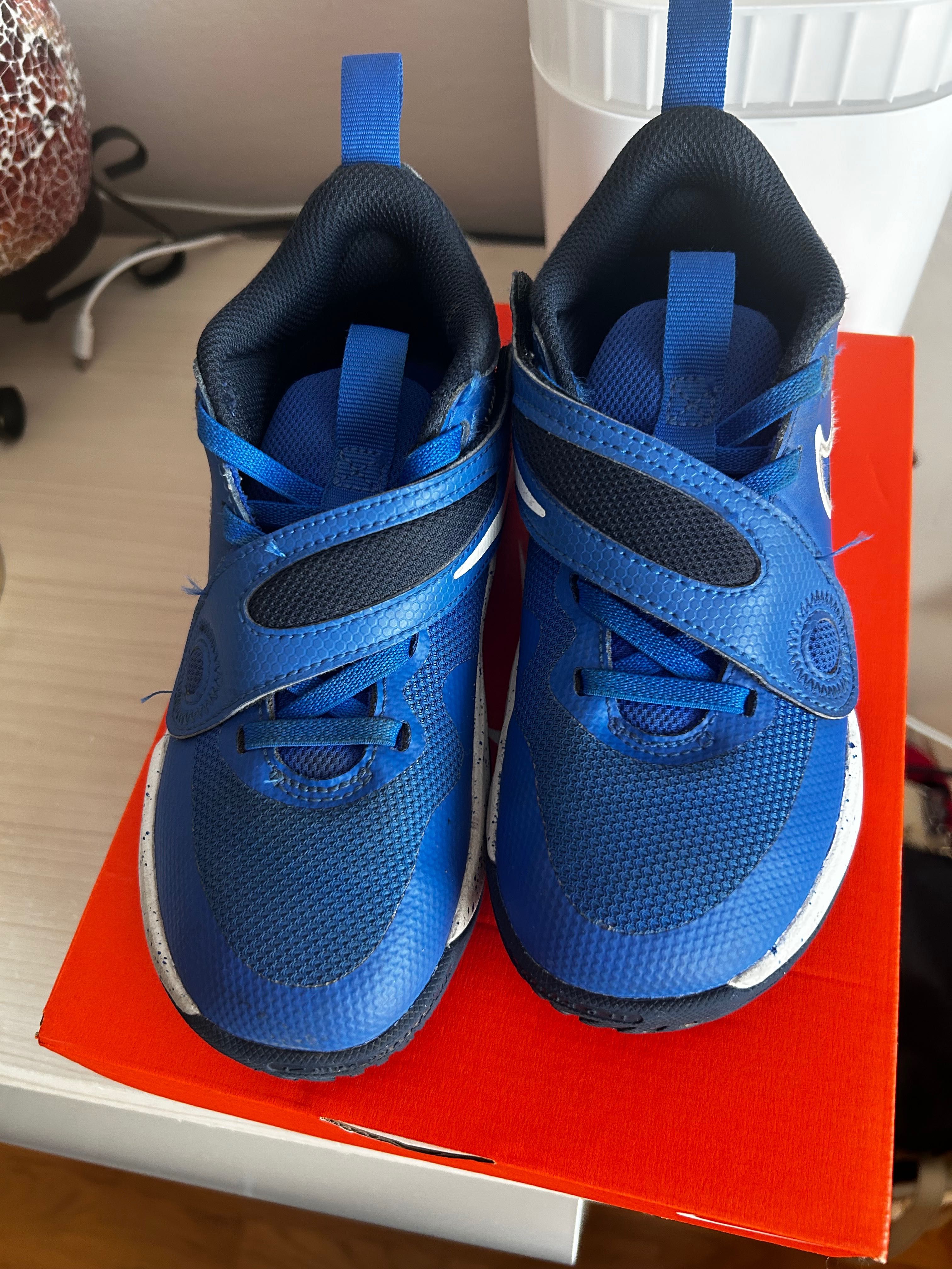 Продавам много запазени оригинални маратонки Nike – втора ръка