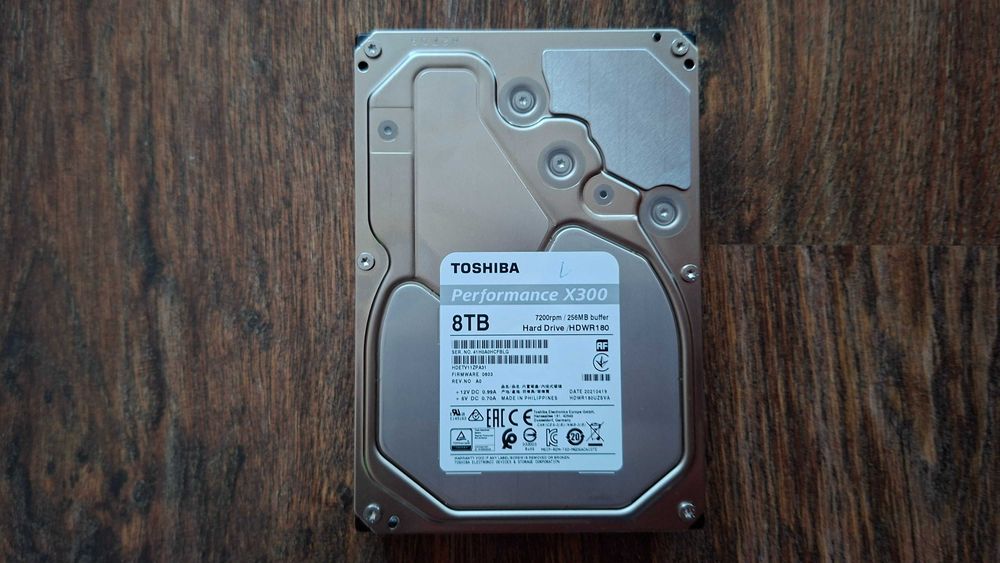 Продавам 8TB Toshiba HDD 3,5" в перфектно състояние и само на 551 дни