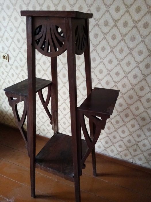 Винтидж дървена стойка за цветя /цветарник/