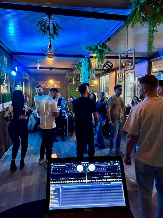 Container restaurant terasa evenimente modular hala metalica