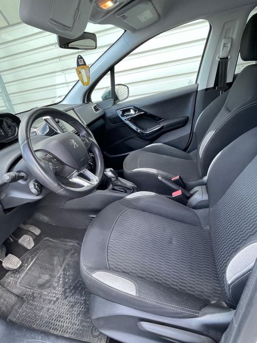 Peugeot 208, 1.4 diesel, 99500 km, 2015
