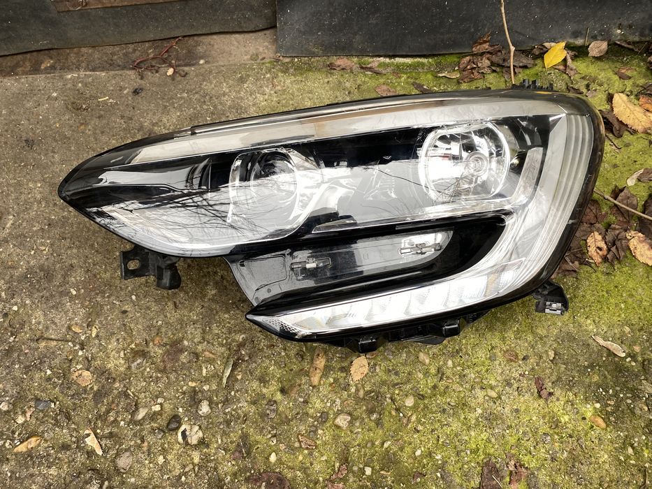 Far Renault Megane 4 IV 2016 - 2020 far stanga cu lupa DRL