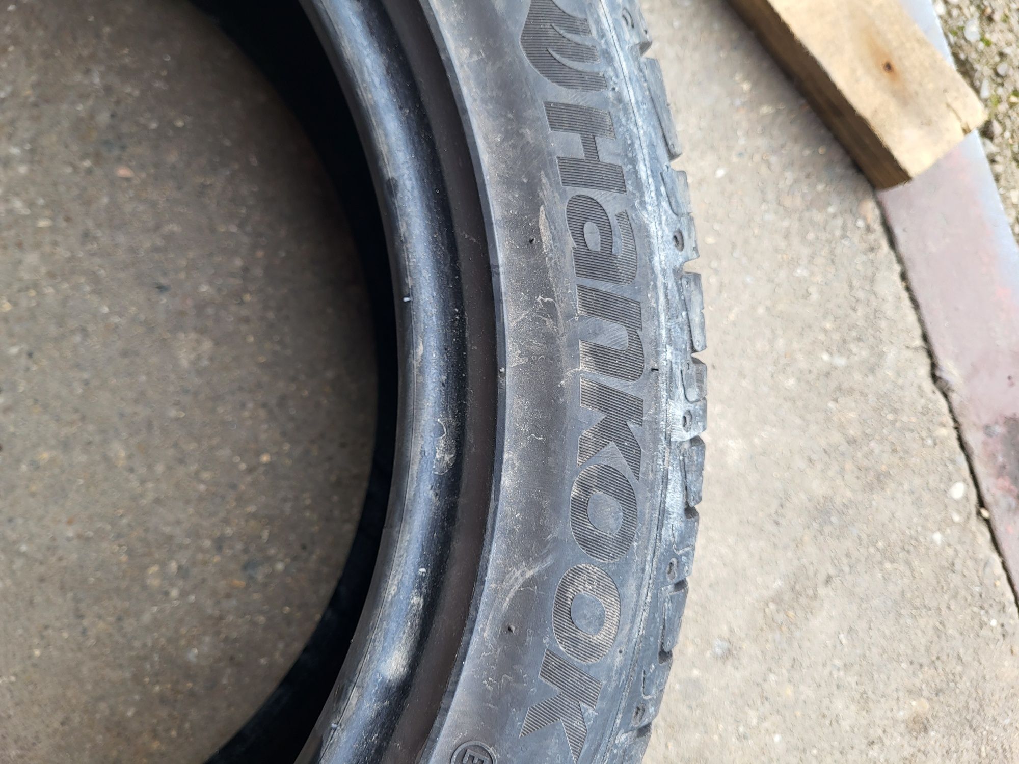 2 anvelope 245 45 R 19 Hankook Vara