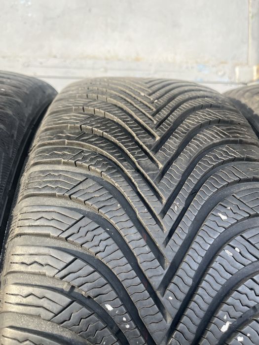 4 бр. зимни гуми 225/50/17 Michelin 6,5 mm DOT 1917