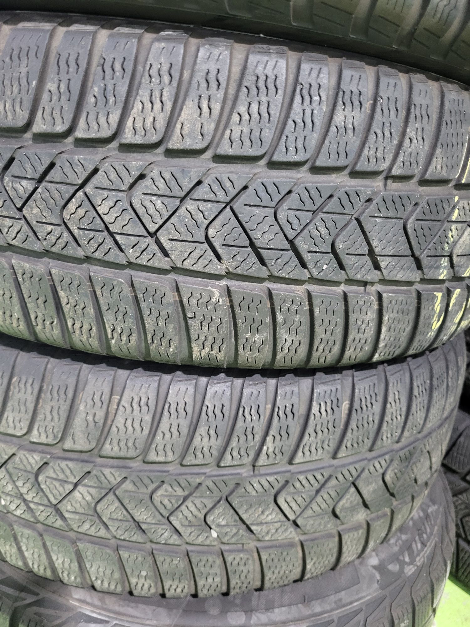 4 бр 205/60/16 Pirelli зимни гуми