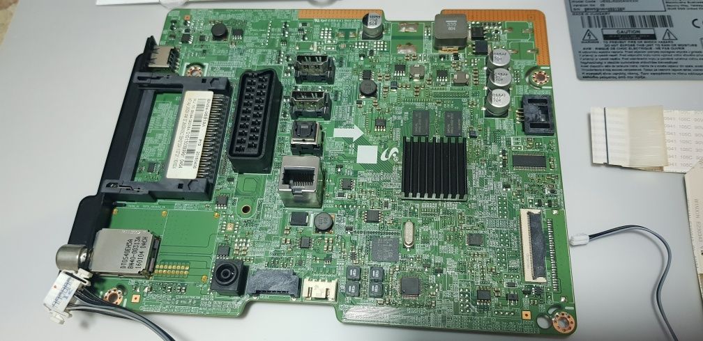 Componente / piese Smart TV Samsung UE32J5200AW