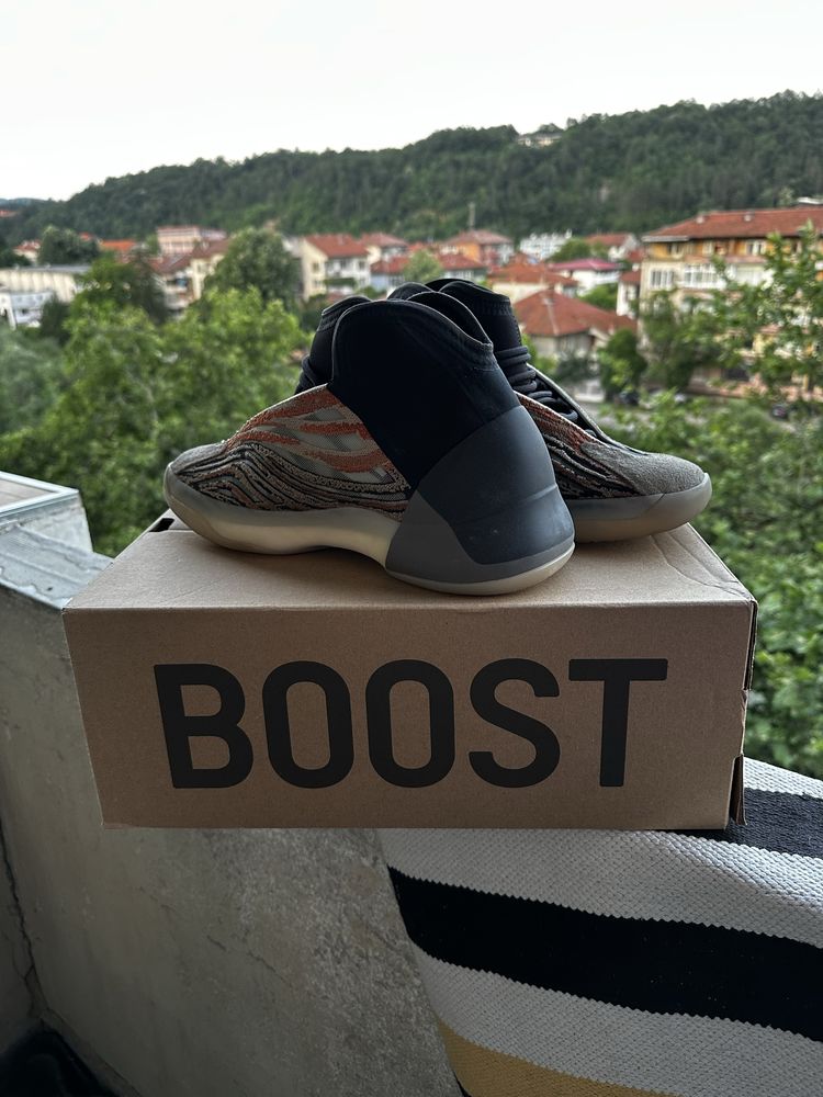 Yeezy quntium 43