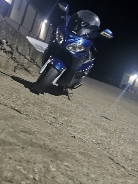 Продавам скутер piaggio x9 200 evo