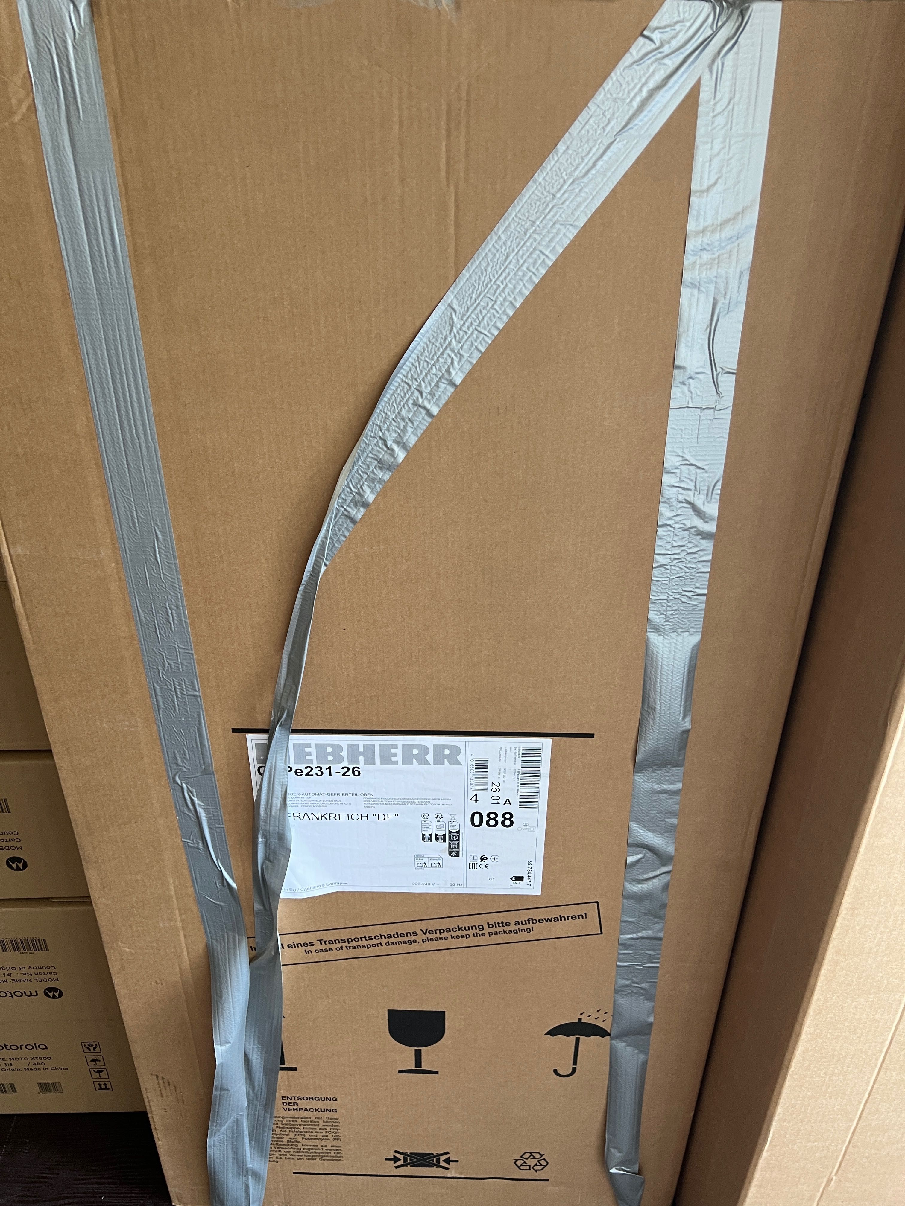 Чисто нов! Хладилник с фризер LIEBHERR CTPe231-26 SMART FROST, 233л