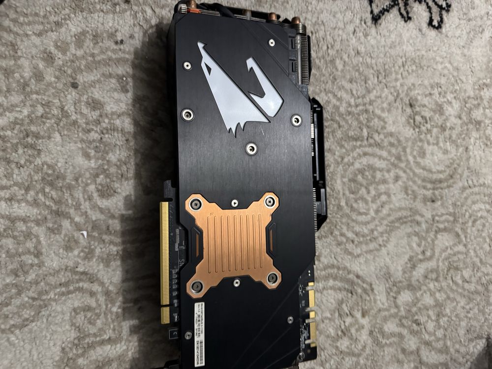 aorus 1080 ti 11 gb zor holatda karobka doklari bor