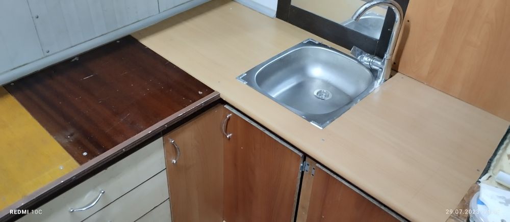 Срочно! Продам гараж в кооперативе "Строитель" возле Тиары