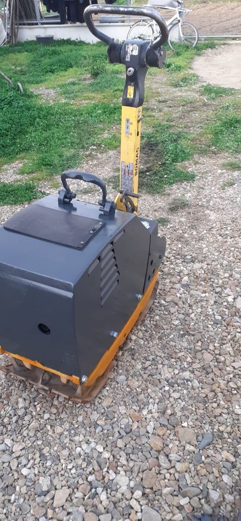 Placa compactoare. Bomag BPR 45/55d