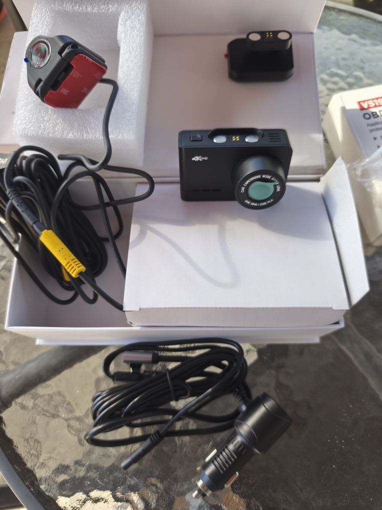 Видеорегистратор   Wolfbox,wi-fi,GPS
