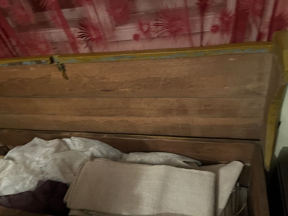 Lada veche zestre lemn masiv