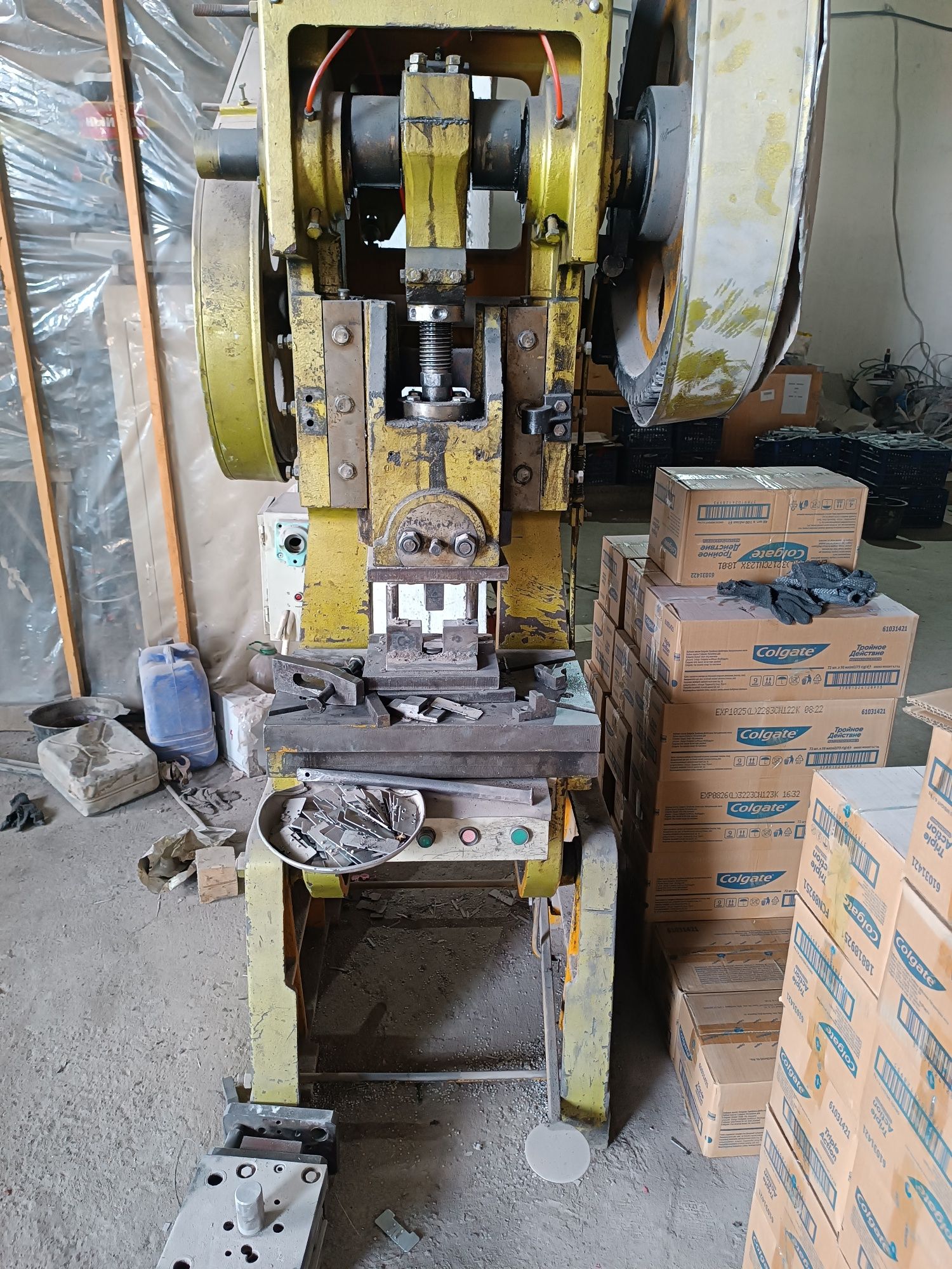 Press stanok 25t