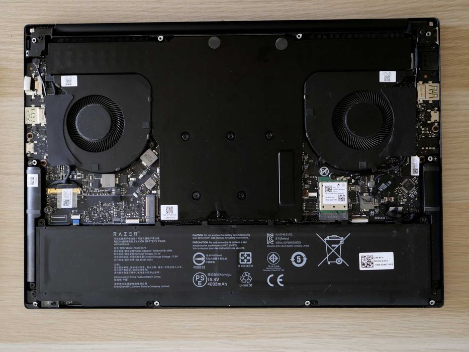 Razer Blade 14 2022 | Ryzen 9 6900 | RTX 3070Ti | DEFECT PENTRU PIESE