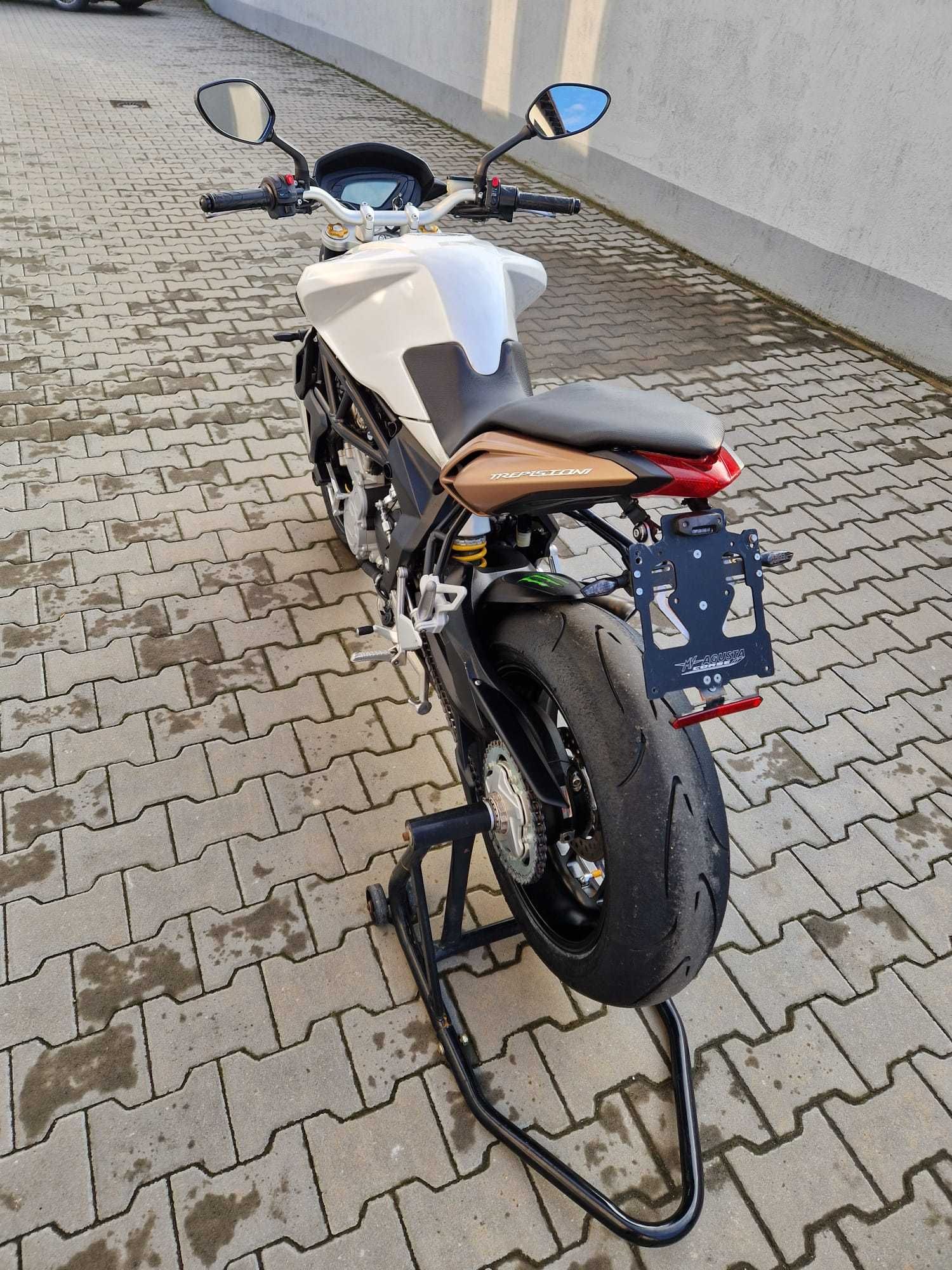 Mv Agusta Brutale 675