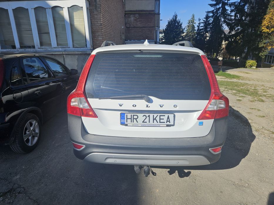 Volvo XC70 2.4 D5 - vând sau schimb cu 4x4 benzină