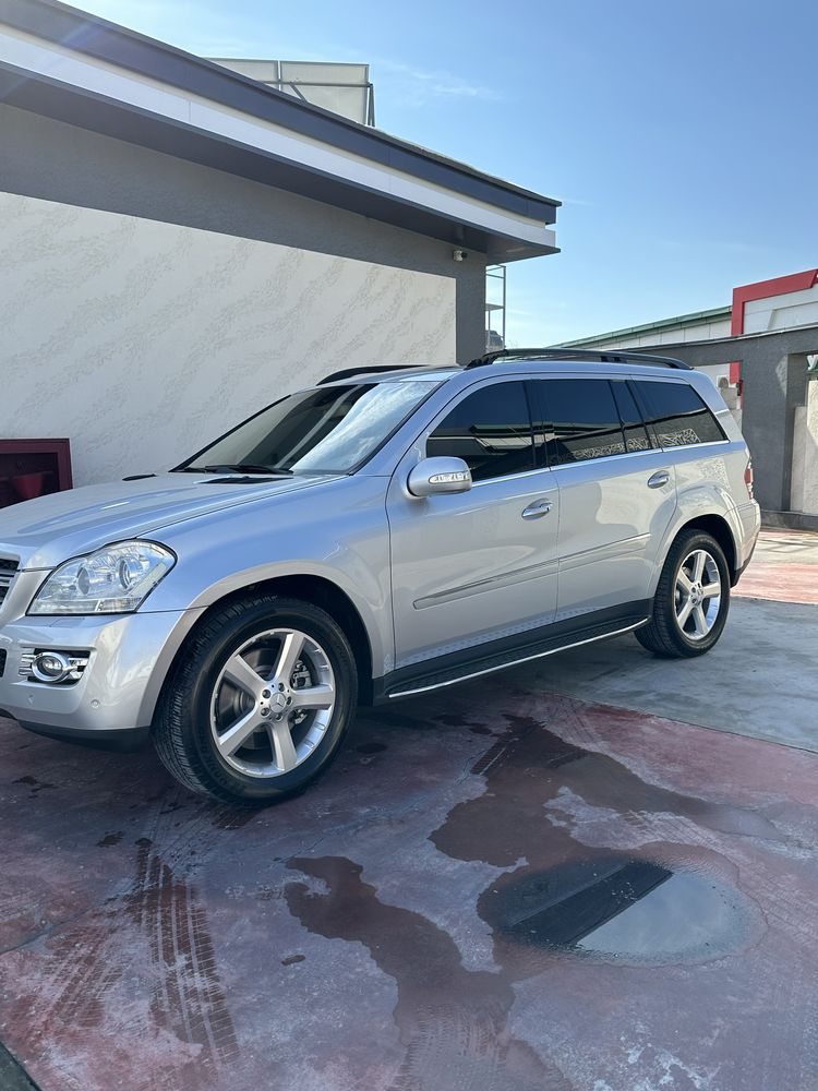 Mercedes Benz GL500 4MATIC