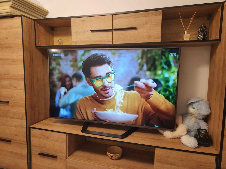 Televizor LED LG 3D 152 cm/ Netflix / Youtube + suport perete