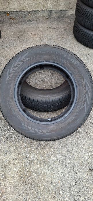 2бр. 215/65/16 Nokian 7.5mm грайфер, дот 21г. Безплатен монтаж