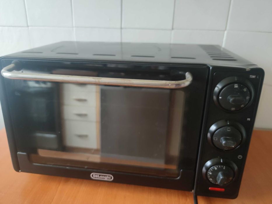 cuptor electric DeLonghi